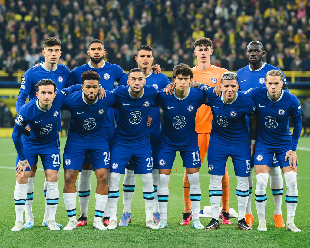 蓝军欧冠征途：从狂胜到逆袭的热血篇章